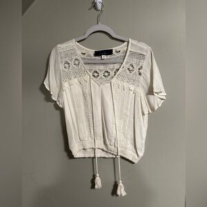 White crop Francesca’s top size Small